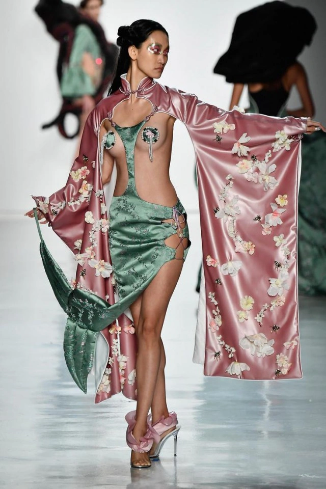 У Нью-Йорку представили дивовижну колекцію одягу (23 фото) – фото 18