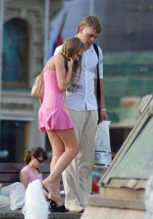 Наші дівчата в коротких спідницях (40 фото) – фото 26