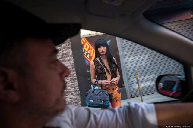 Вуличні проститутки кубинського міста Медельїн (22 фото) – фото 5