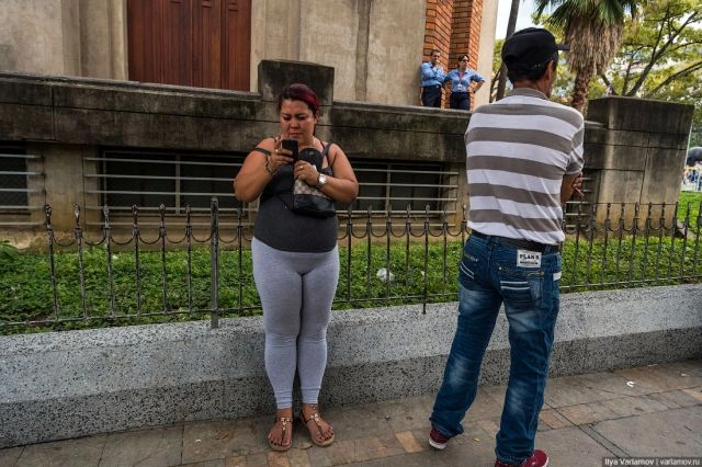 Вуличні проститутки кубинського міста Медельїн (22 фото) – фото 13