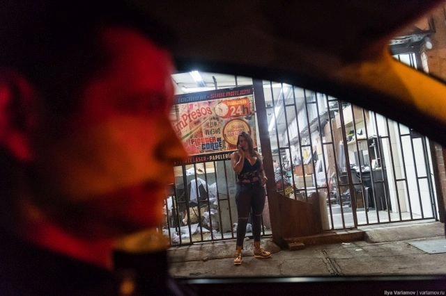 Вуличні проститутки кубинського міста Медельїн (22 фото) – фото 18