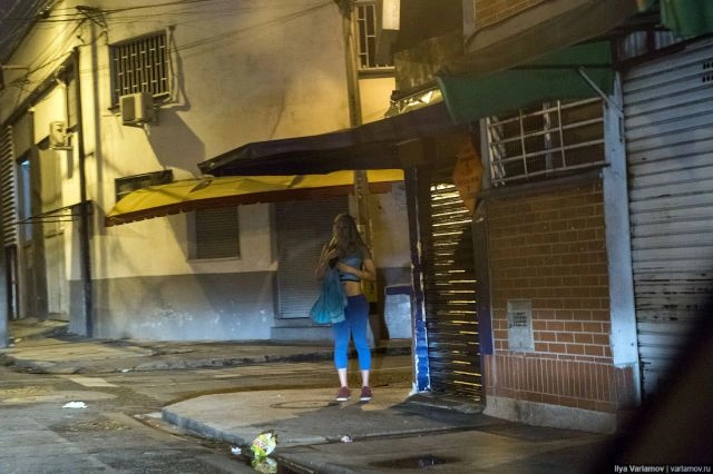 Вуличні проститутки кубинського міста Медельїн (22 фото) – фото 21