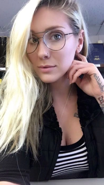 Дівчата нудьгують на роботі (40 фото) – фото 7