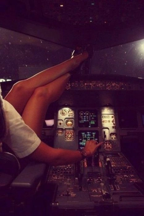 Дівчата нудьгують на роботі (40 фото) – фото 13