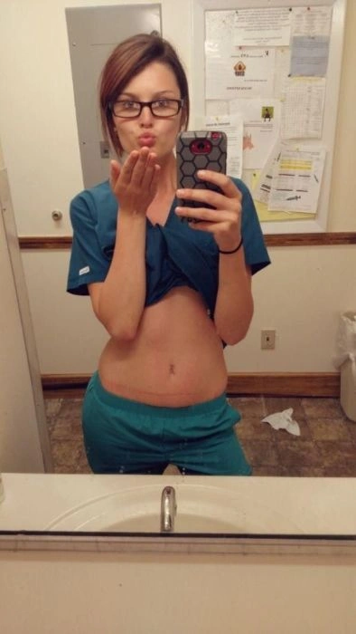 Дівчата нудьгують на роботі (40 фото) – фото 14