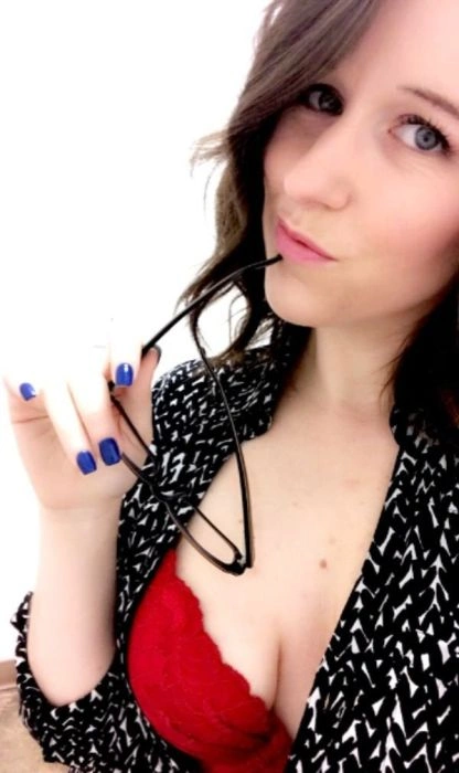 Дівчата нудьгують на роботі (40 фото) – фото 18