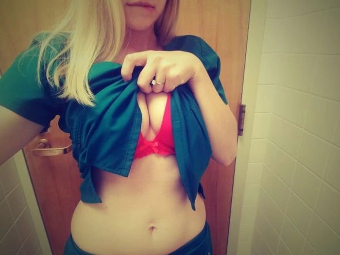 Дівчата нудьгують на роботі (40 фото) – фото 36