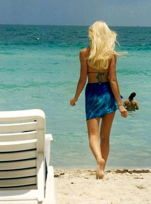 Дівчата на пляжі Ренака в Чилі, 1980-ті (48 фото) – фото 21