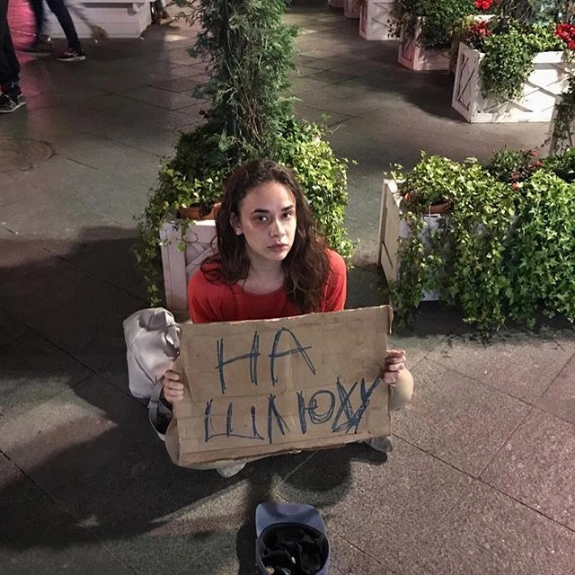 Секс на набережній у центрі Москви приніс славу Саші Травці (15 фото + відео) – фото 5