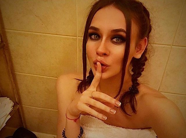 Секс на набережній у центрі Москви приніс славу Саші Травці (15 фото + відео) – фото 13