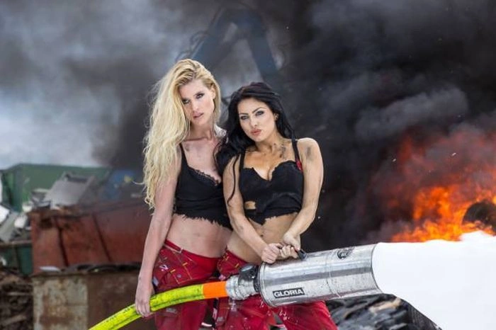 Все, що залишилося поза кадром однієї гарячої фотосесії (40 фото) – фото 12