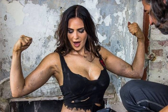 Все, що залишилося поза кадром однієї гарячої фотосесії (40 фото) – фото 19