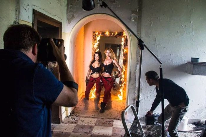 Все, що залишилося поза кадром однієї гарячої фотосесії (40 фото) – фото 40