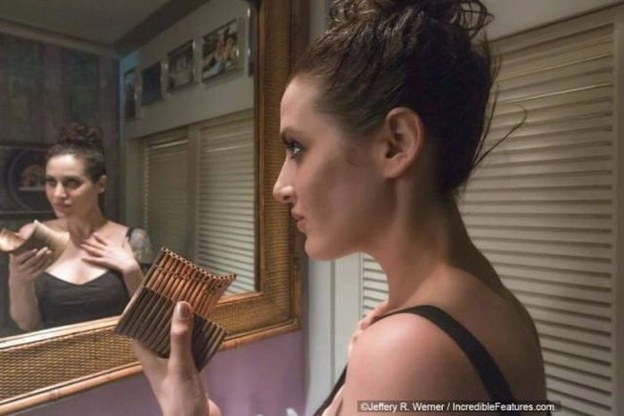 Жінка подовжила шию за допомогою мідних кілець (25 фото) – фото 7