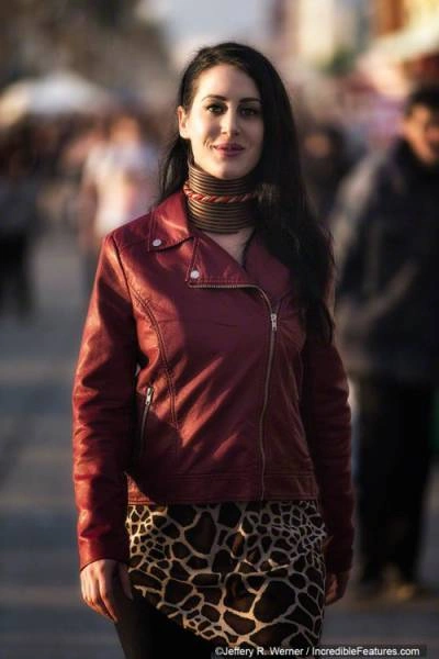 Жінка подовжила шию за допомогою мідних кілець (25 фото) – фото 9