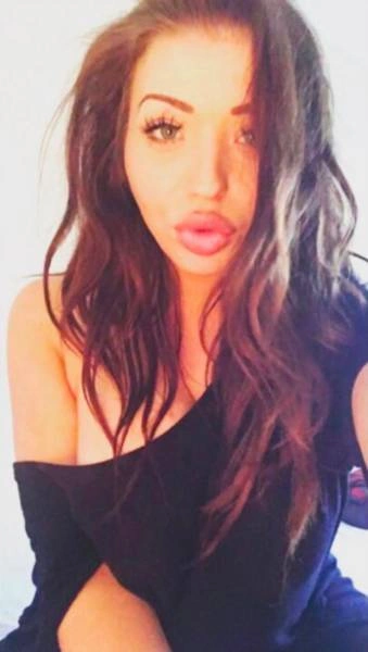 Веб-модель, що змінила себе через насмішки ровесників (20 фото) – фото 19