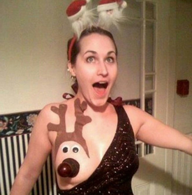 Відверті різдвяні костюми (8 фото) – фото 2
