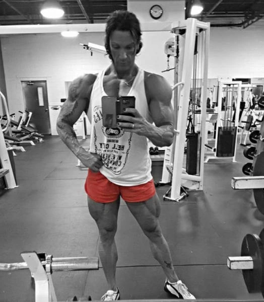 Дівчата, які можуть встояти за себе (42 фото) – фото 17