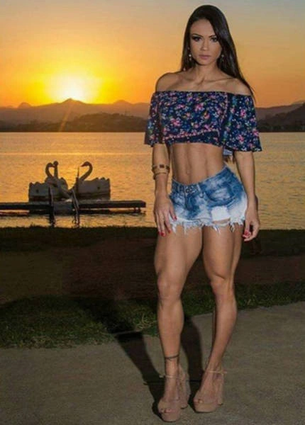 Дівчата, які можуть встояти за себе (42 фото) – фото 27