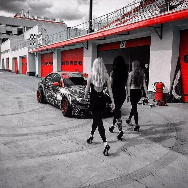 Чарівні дівчата на трасі "Нижегородське кільце" (53 фото) – фото 9