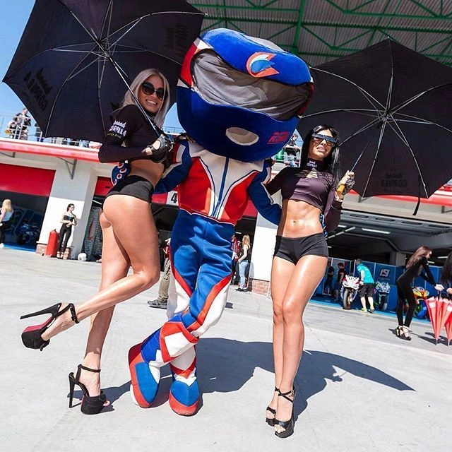 Чарівні дівчата на трасі "Нижегородське кільце" (53 фото) – фото 28