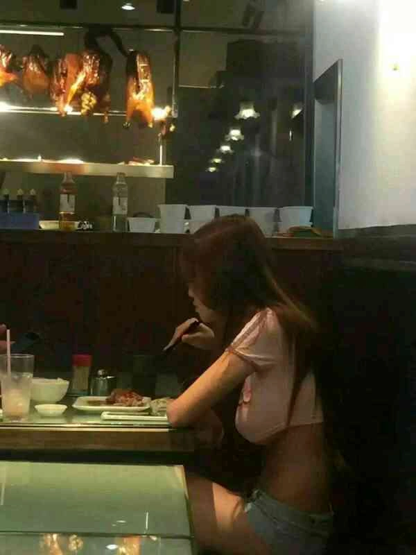 Китаянка стала зіркою мережі після обіду у кафе (5 фото) – фото 4