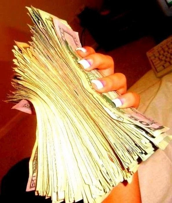 Стриптизерки рахують свій заробіток (22 фото) – фото 14