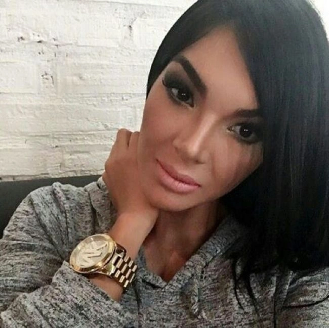 Бразильська модель досягла "ідеальної" зовнішності (7 фото) – фото 1