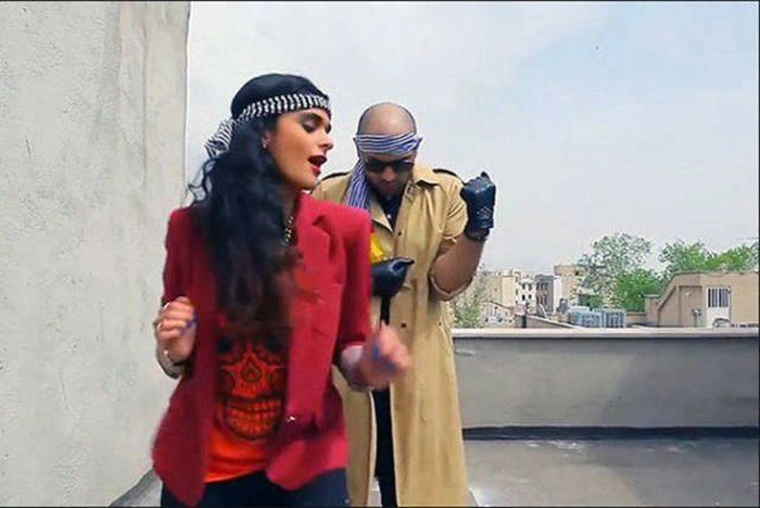 Іранські дівчата були арештовані через фотографії без хіджабів (12 фото) – фото 5