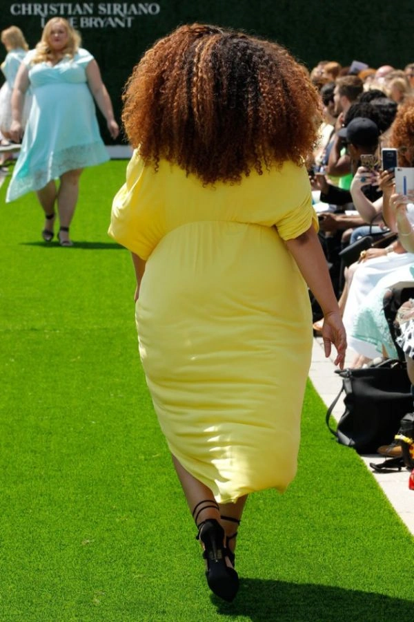 Плюс-сайз моделі на показі мод в Нью-Йорку (21 фото) – фото 13