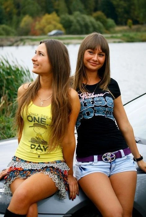 "Богині гламуру" позують перед об'єктивами фотокамер (44 фото) – фото 13