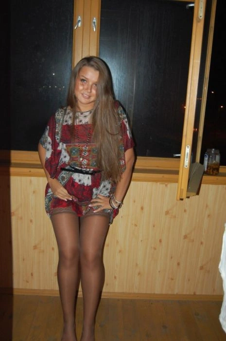 "Богині гламуру" позують перед об'єктивами фотокамер (44 фото) – фото 25