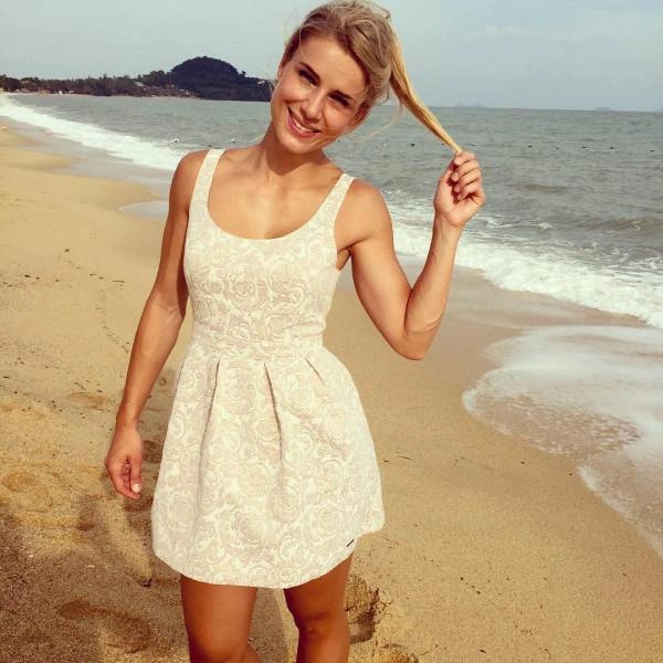 Адрієнн Колеса - найсексуальніша жінка німецької поліції (34 фото) – фото 19