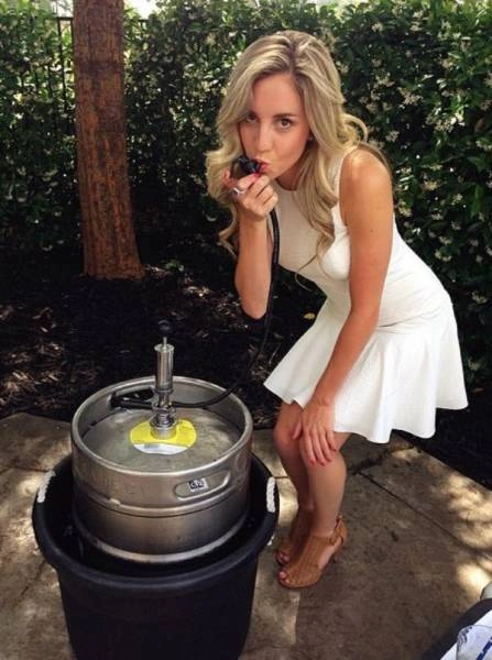 Смішні дівчата. Частина 52 (63 фото)