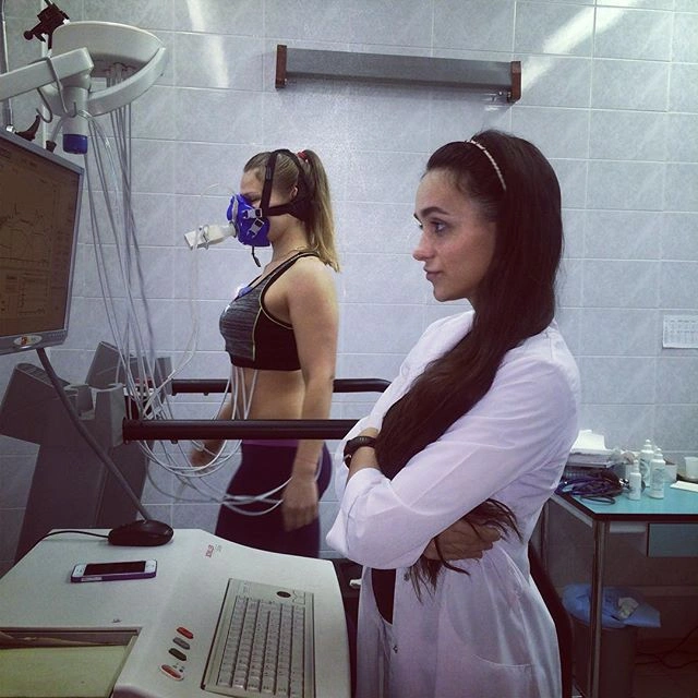 Вікторія Гамеєва може стати найкрасивішим спортивним лікарем у світі (22 фото) – фото 22