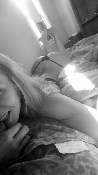 Дівчата хвастають своїми сідницями (48 фото) – фото 29