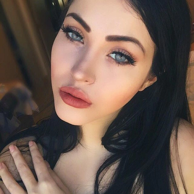 Клаудія Альєнде - бразильська копія актриси Меган Фокс (23 фото) – фото 4