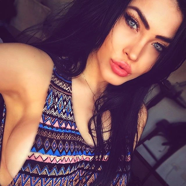 Клаудія Альєнде - бразильська копія актриси Меган Фокс (23 фото) – фото 16