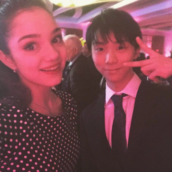 Російська фігуристка Євгенія Медведєва стала зіркою Японії, розповівши вірш з «Сейлор Мун» (17 фото + відео) – фото 2