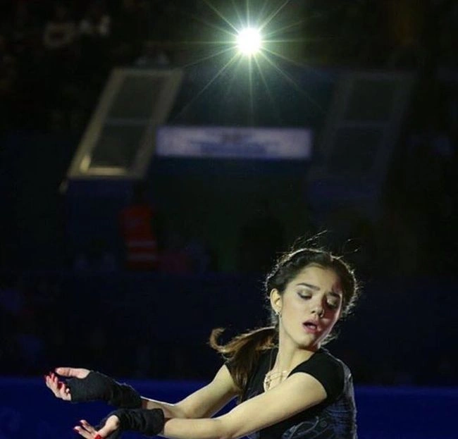 Російська фігуристка Євгенія Медведєва стала зіркою Японії, розповівши вірш з «Сейлор Мун» (17 фото + відео) – фото 8