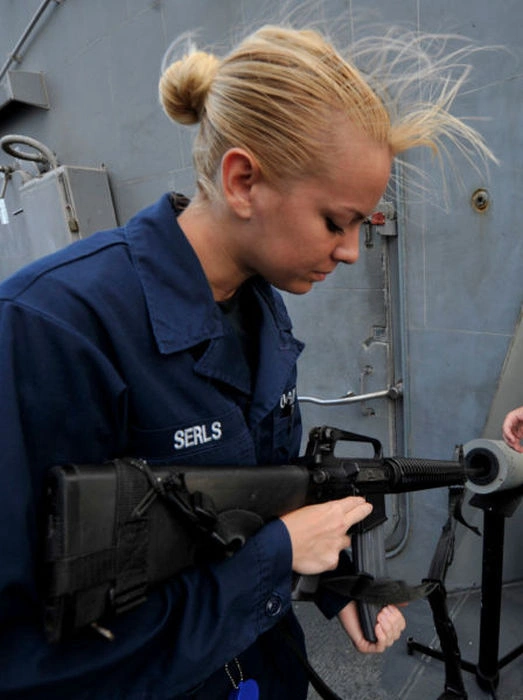 Дівчата в армії (77 фото)