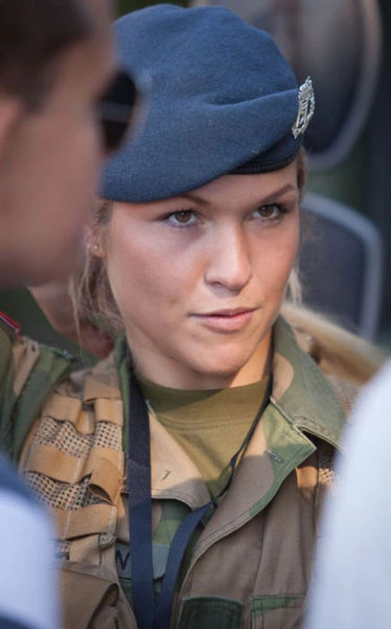 Дівчата в армії (77 фото) – фото 16