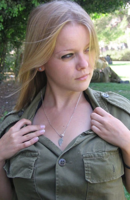 Дівчата в армії (77 фото) – фото 17