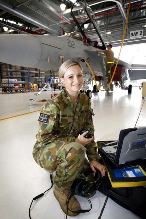 Дівчата в армії (77 фото) – фото 20