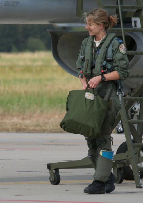 Дівчата в армії (77 фото) – фото 51