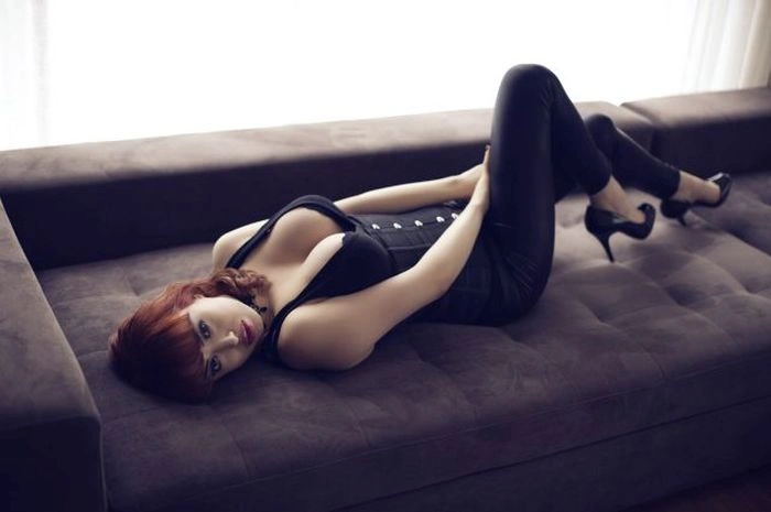 У Туреччині стюардеса втратила роботу через фотосесію (46 фото) – фото 4