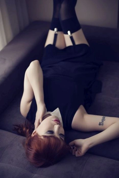 У Туреччині стюардеса втратила роботу через фотосесію (46 фото) – фото 7