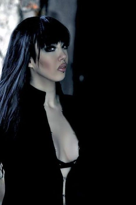 У Туреччині стюардеса втратила роботу через фотосесію (46 фото) – фото 30