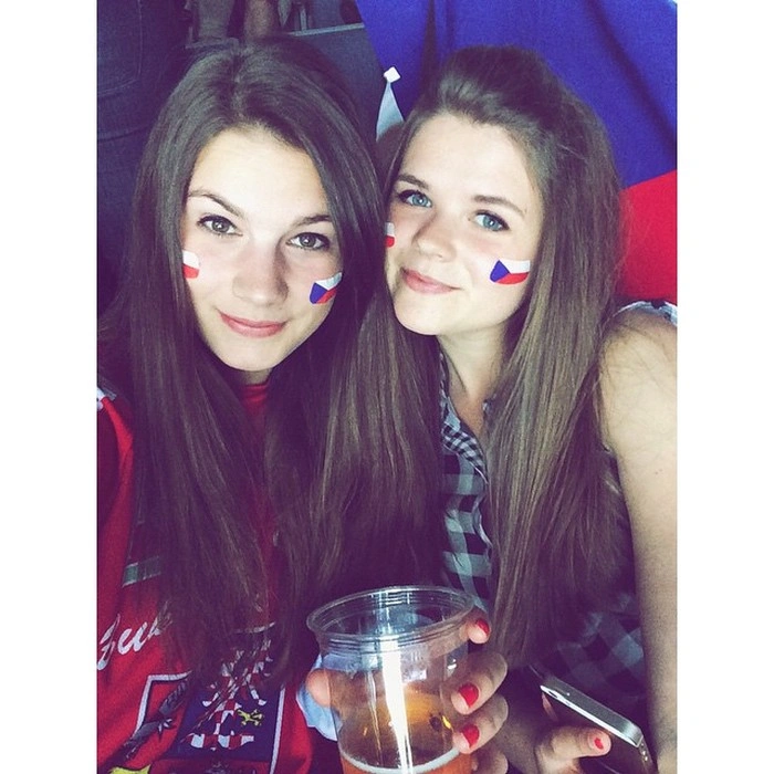 Милі вболівальниці на хокеї (34 фото) – фото 6