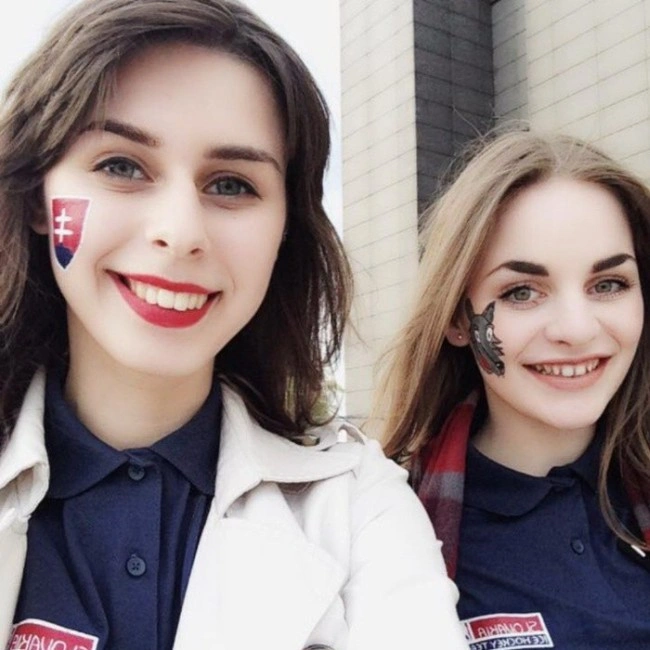 Милі вболівальниці на хокеї (34 фото) – фото 9